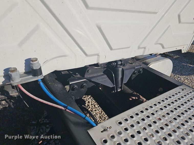 image for item OG9453 2011 International DuraStar 4400  semi truck