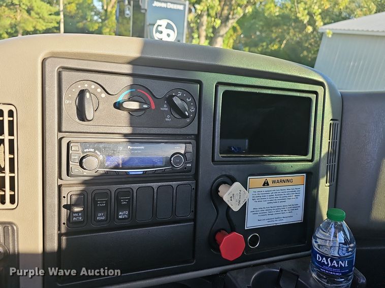 image for item OG9453 2011 International DuraStar 4400  semi truck