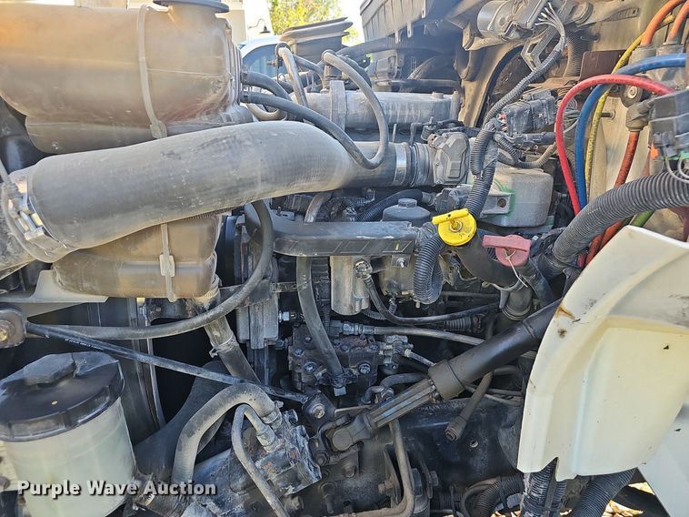 image for item OG9453 2011 International DuraStar 4400  semi truck