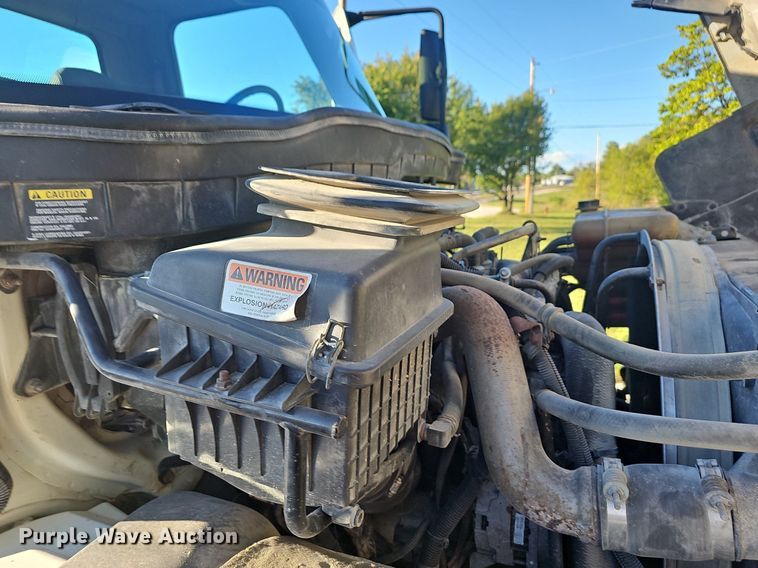 image for item OG9453 2011 International DuraStar 4400  semi truck