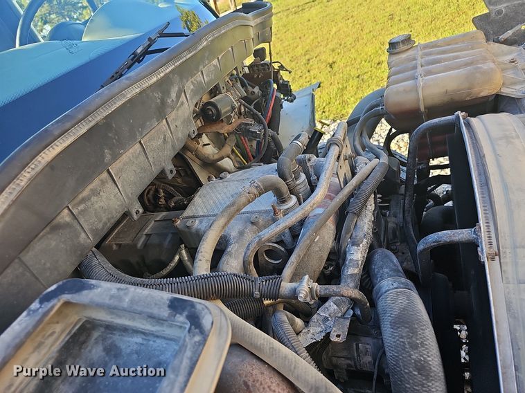 image for item OG9453 2011 International DuraStar 4400  semi truck