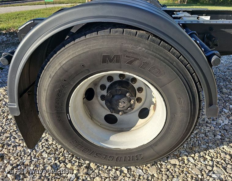 image for item OG9453 2011 International DuraStar 4400  semi truck