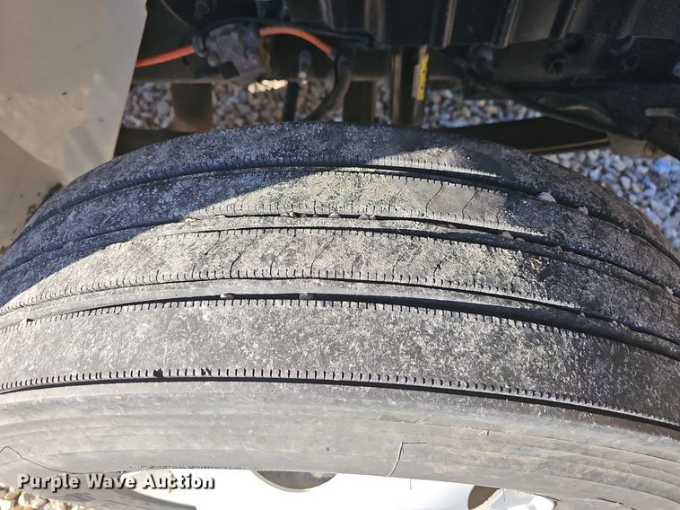 image for item OG9453 2011 International DuraStar 4400  semi truck