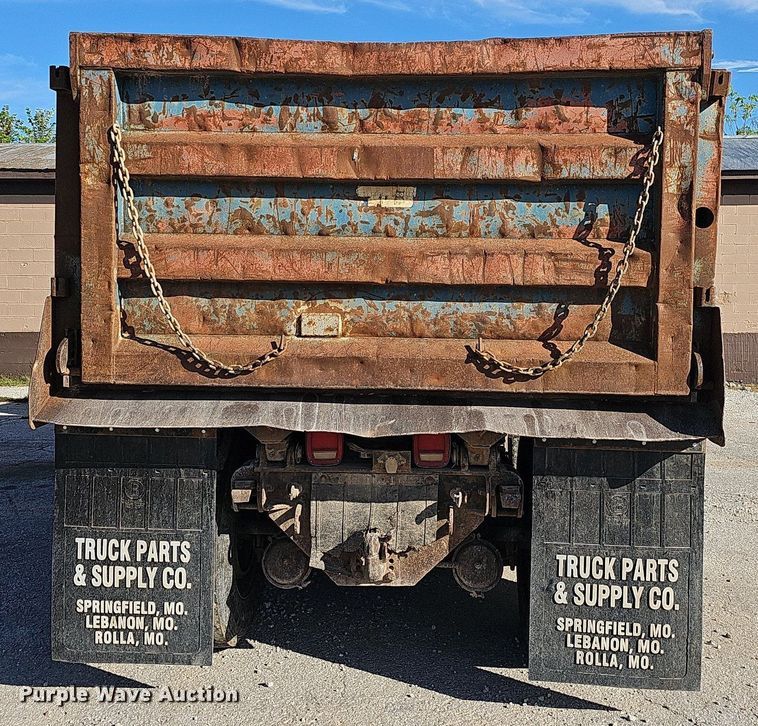 image for item OG9462 1998 Kenworth  dump truck