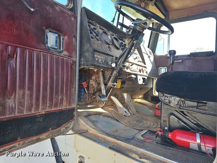 image for item OG9462 1998 Kenworth  dump truck