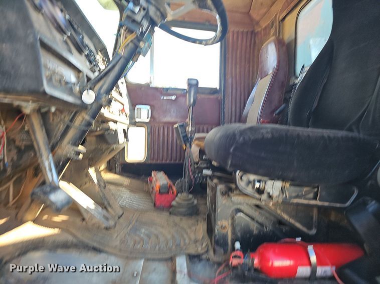 image for item OG9462 1998 Kenworth  dump truck