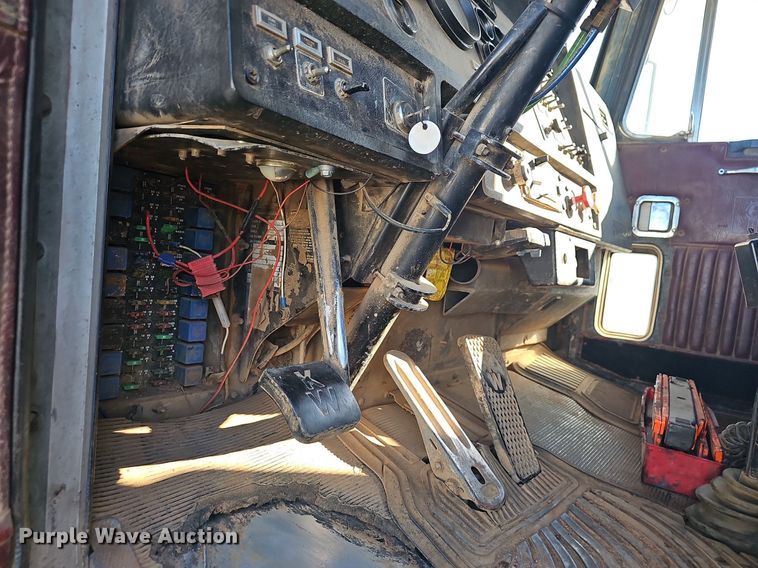 image for item OG9462 1998 Kenworth  dump truck