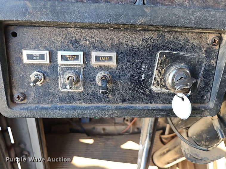 image for item OG9462 1998 Kenworth  dump truck