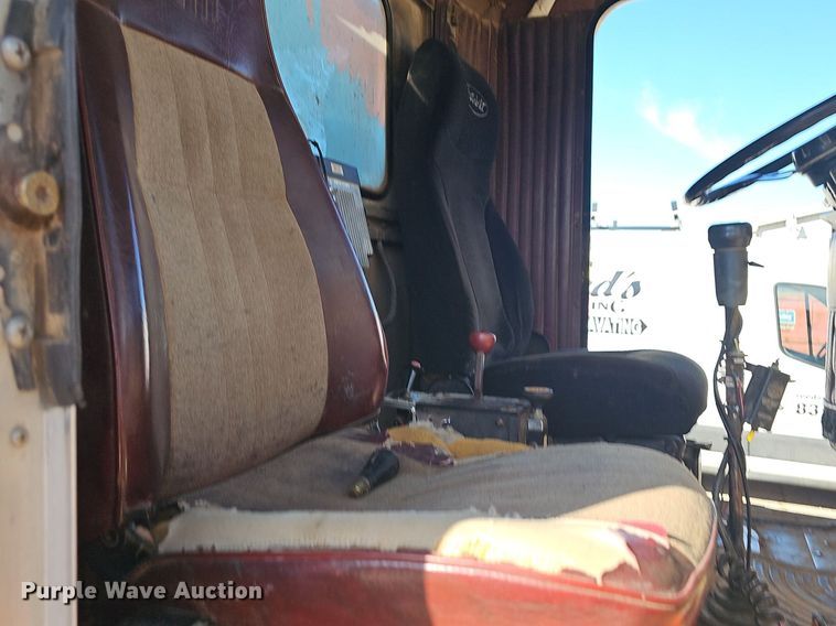 image for item OG9462 1998 Kenworth  dump truck