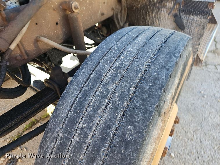 image for item OG9462 1998 Kenworth  dump truck