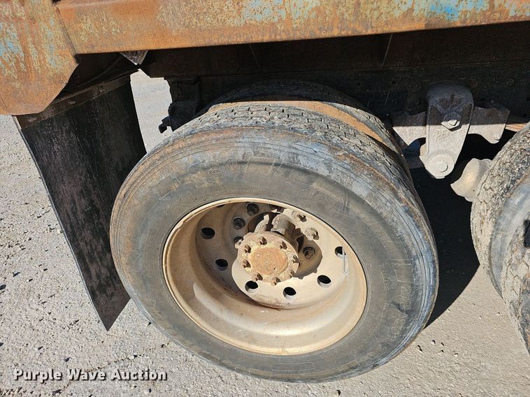 image for item OG9462 1998 Kenworth  dump truck