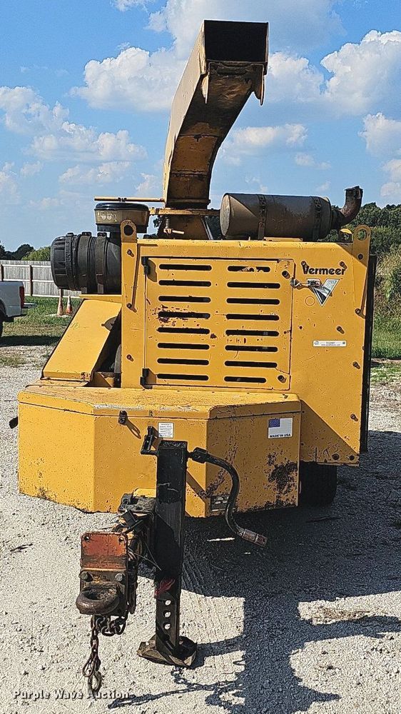 image for item OG9487 2008 Vermeer BC1800XL  wood chipper