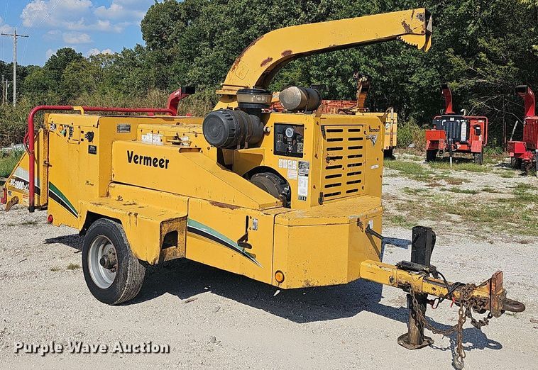 image for item OG9487 2008 Vermeer BC1800XL  wood chipper