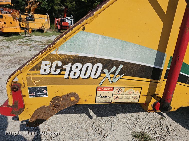 image for item OG9487 2008 Vermeer BC1800XL  wood chipper