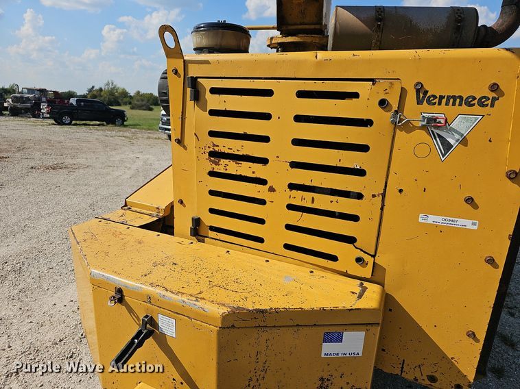 image for item OG9487 2008 Vermeer BC1800XL  wood chipper