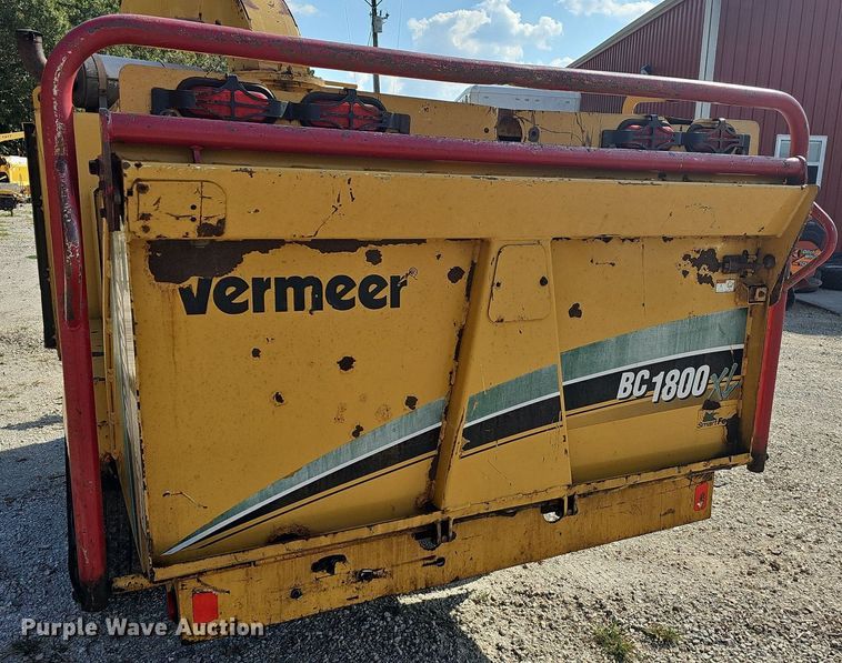 image for item OG9487 2008 Vermeer BC1800XL  wood chipper