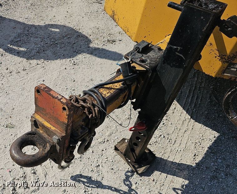 image for item OG9487 2008 Vermeer BC1800XL  wood chipper