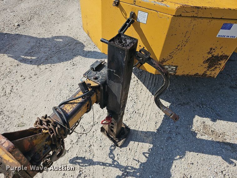 image for item OG9487 2008 Vermeer BC1800XL  wood chipper