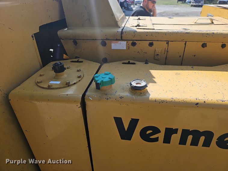 image for item OG9487 2008 Vermeer BC1800XL  wood chipper