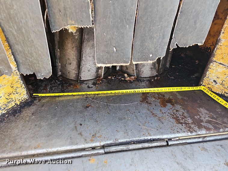 image for item OG9487 2008 Vermeer BC1800XL  wood chipper