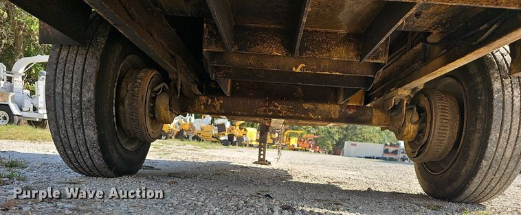 image for item OG9487 2008 Vermeer BC1800XL  wood chipper