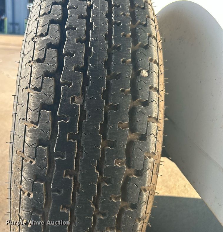 image for item DJ6343 2004 W-W Trailer  enclosed cargo trailer