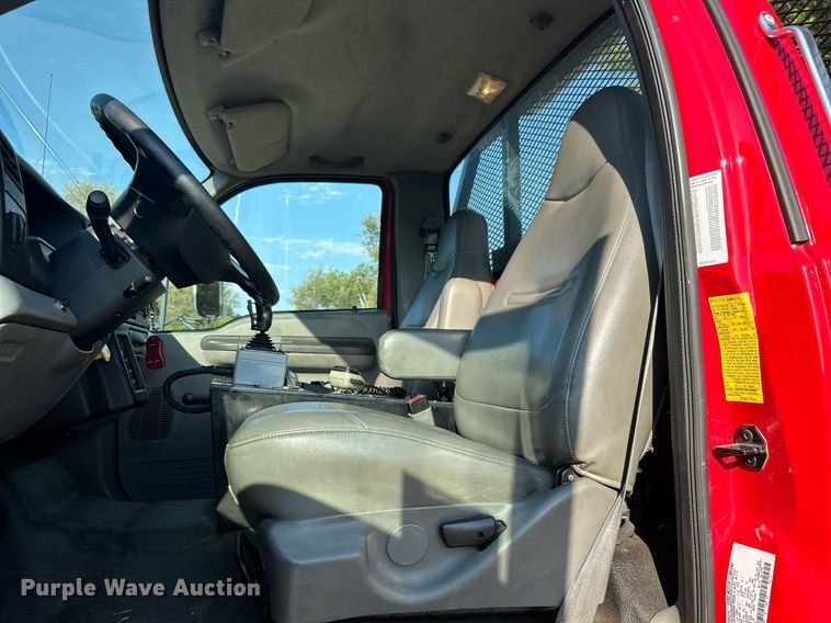 image for item DJ6345 2007 Ford F750 Super Duty XL  brush fire truck