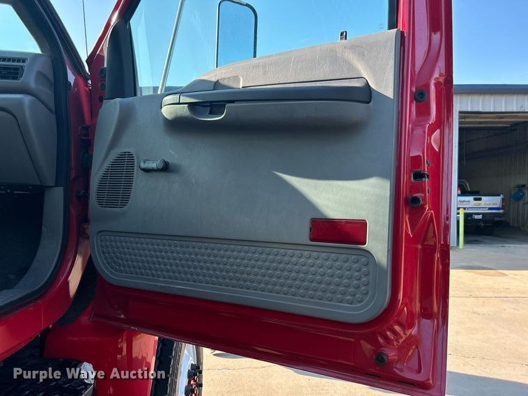 image for item DJ6345 2007 Ford F750 Super Duty XL  brush fire truck