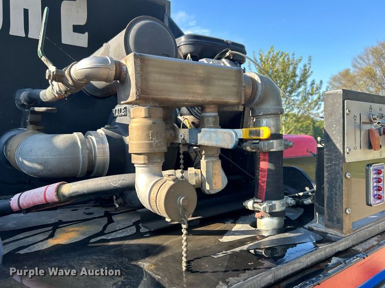 image for item DJ6346 2007 Ford F750 Super Duty XL  brush fire truck