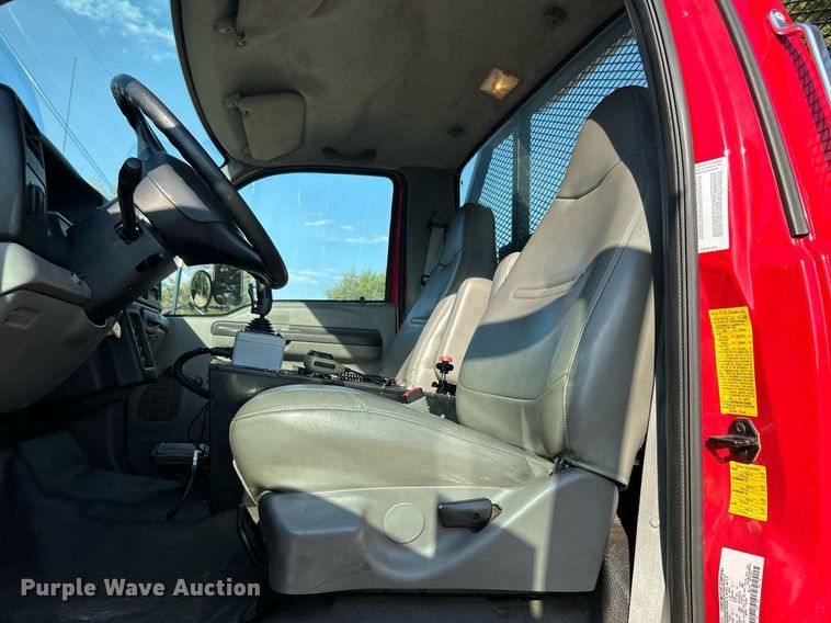 image for item DJ6346 2007 Ford F750 Super Duty XL  brush fire truck