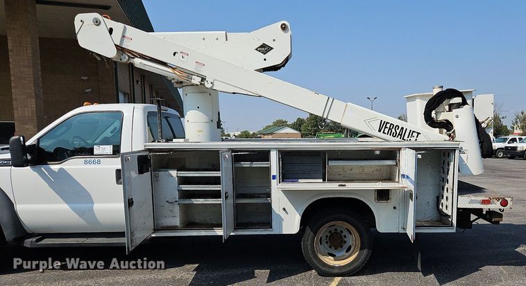 image for item DK1101 2011 Ford F550 Super Duty XL  bucket truck