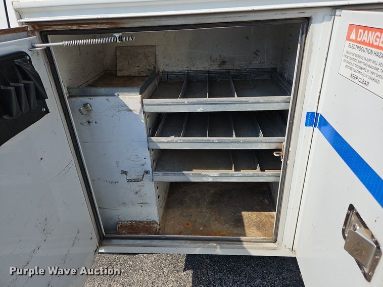 image for item DK1101 2011 Ford F550 Super Duty XL  bucket truck