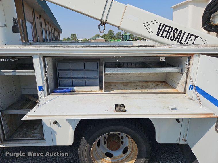 image for item DK1101 2011 Ford F550 Super Duty XL  bucket truck