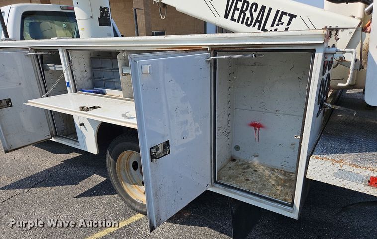 image for item DK1101 2011 Ford F550 Super Duty XL  bucket truck