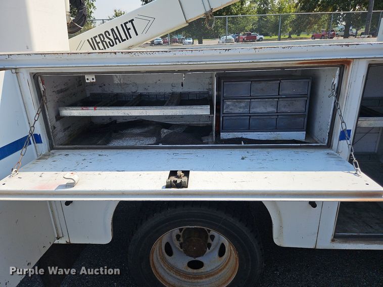 image for item DK1101 2011 Ford F550 Super Duty XL  bucket truck