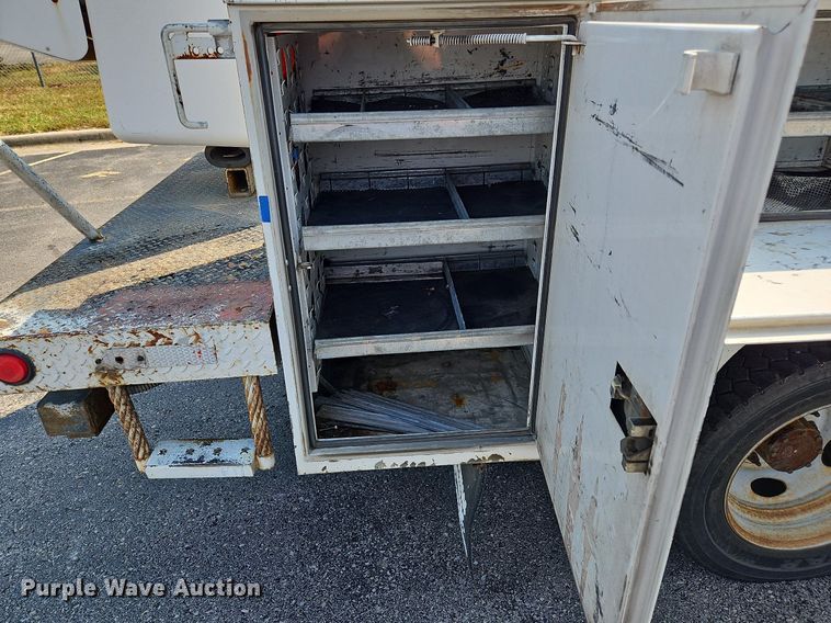 image for item DK1101 2011 Ford F550 Super Duty XL  bucket truck