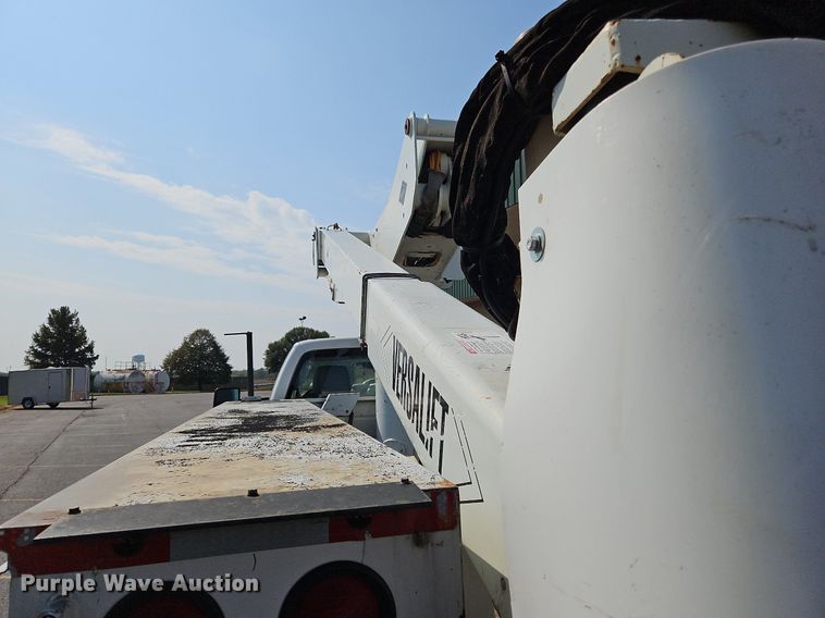 image for item DK1101 2011 Ford F550 Super Duty XL  bucket truck