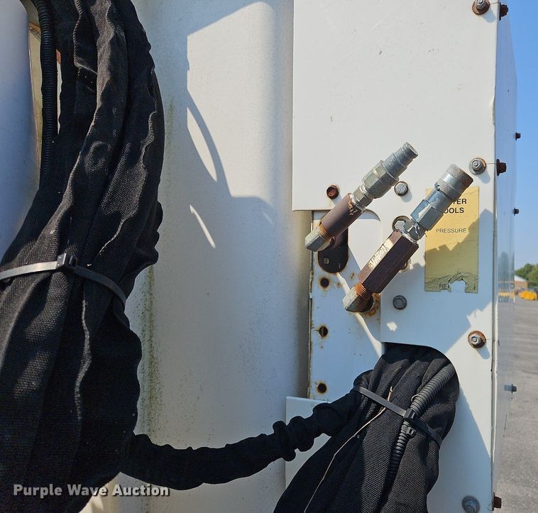 image for item DK1101 2011 Ford F550 Super Duty XL  bucket truck