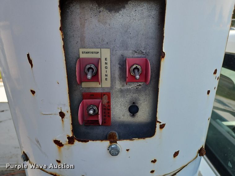 image for item DK1101 2011 Ford F550 Super Duty XL  bucket truck