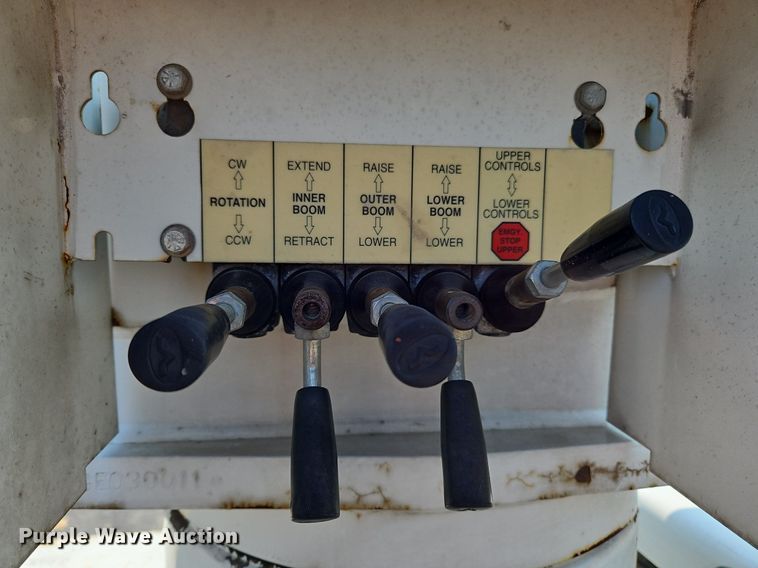 image for item DK1101 2011 Ford F550 Super Duty XL  bucket truck