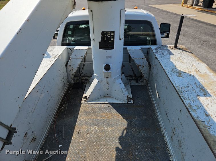 image for item DK1101 2011 Ford F550 Super Duty XL  bucket truck