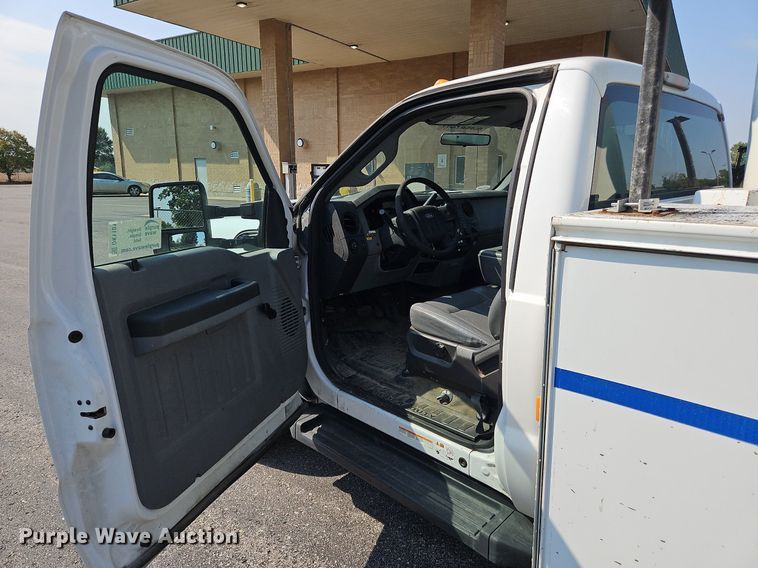 image for item DK1101 2011 Ford F550 Super Duty XL  bucket truck