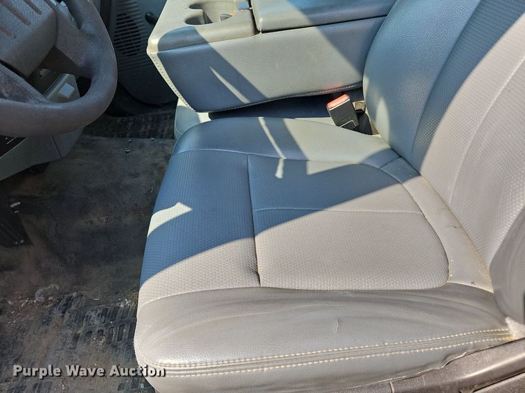 image for item DK1101 2011 Ford F550 Super Duty XL  bucket truck