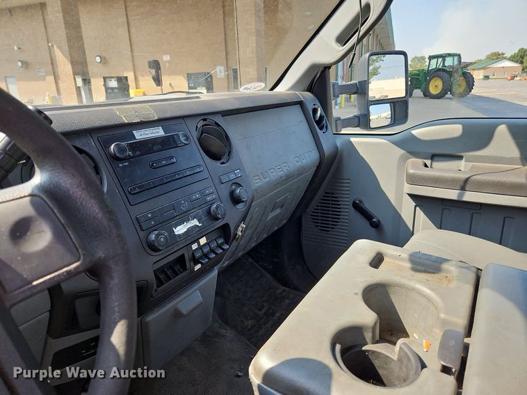 image for item DK1101 2011 Ford F550 Super Duty XL  bucket truck