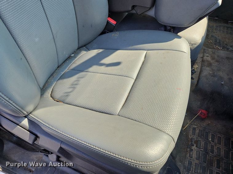 image for item DK1101 2011 Ford F550 Super Duty XL  bucket truck