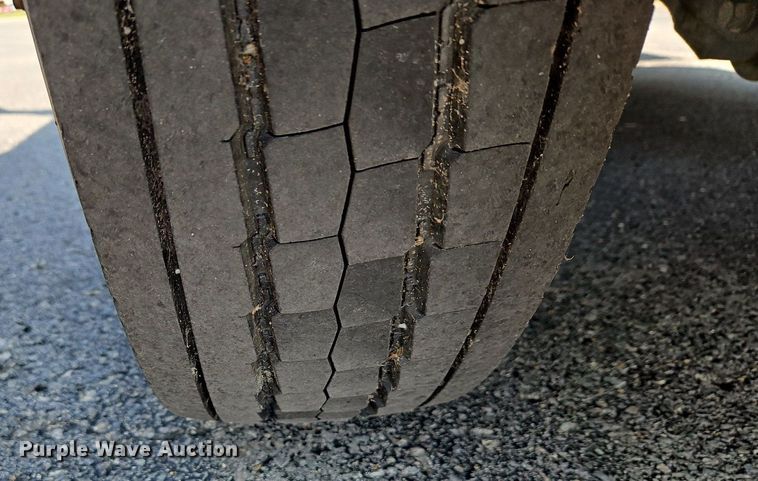 image for item DK1101 2011 Ford F550 Super Duty XL  bucket truck