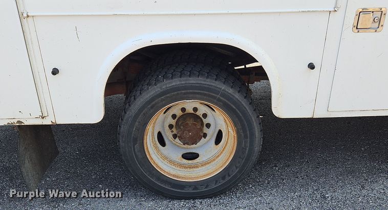 image for item DK1101 2011 Ford F550 Super Duty XL  bucket truck