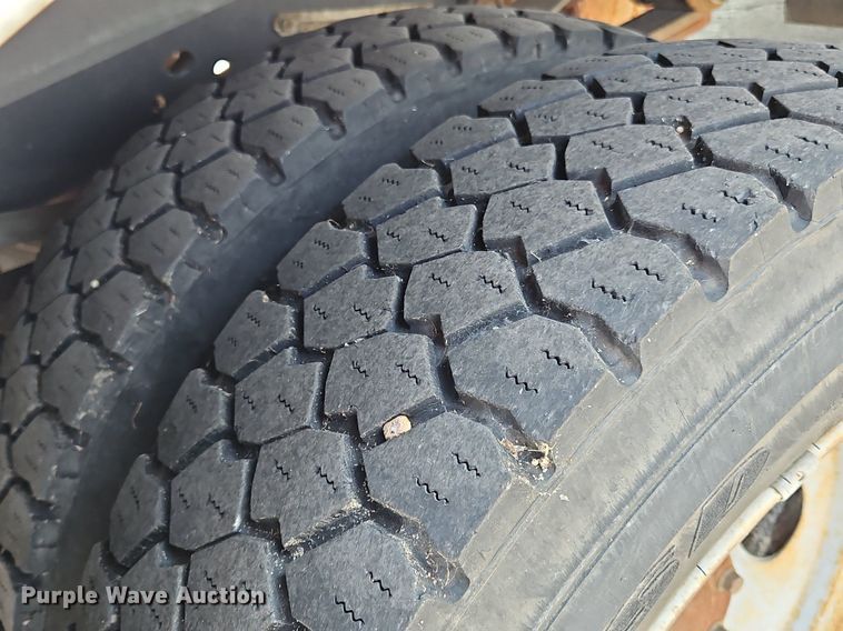 image for item DK1101 2011 Ford F550 Super Duty XL  bucket truck