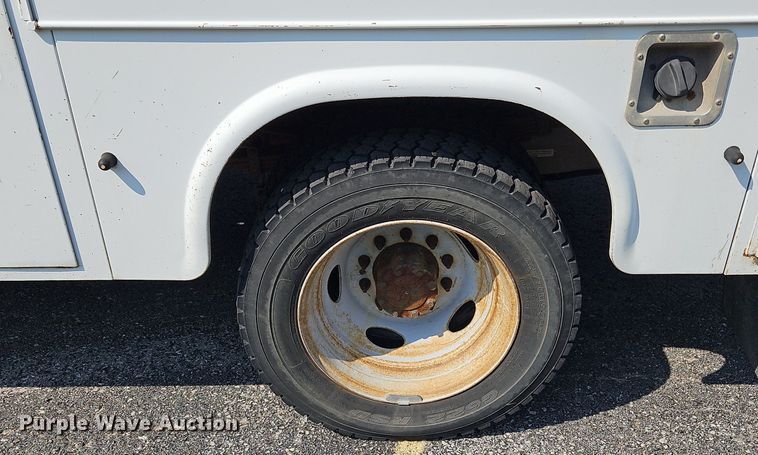 image for item DK1101 2011 Ford F550 Super Duty XL  bucket truck