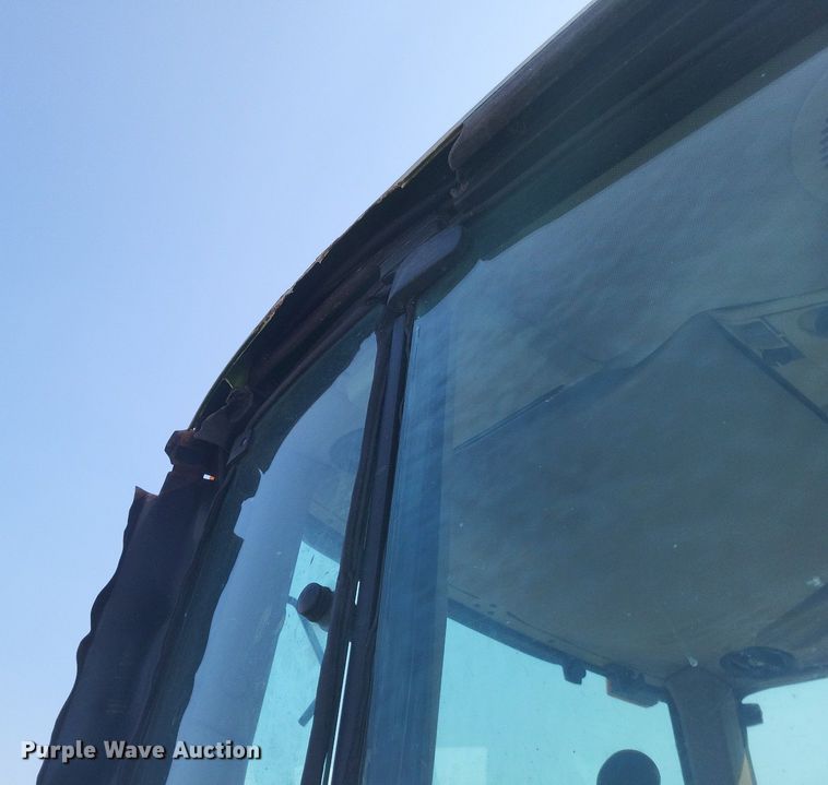 image for item DK1116 2006  John Deere 6615  tractor